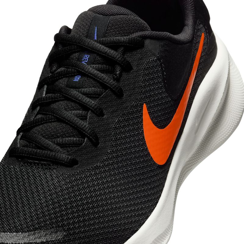 Tenis-nike-para-hombre-Nike-Revolution-7-para-correr-color-negro.-Detalle-1