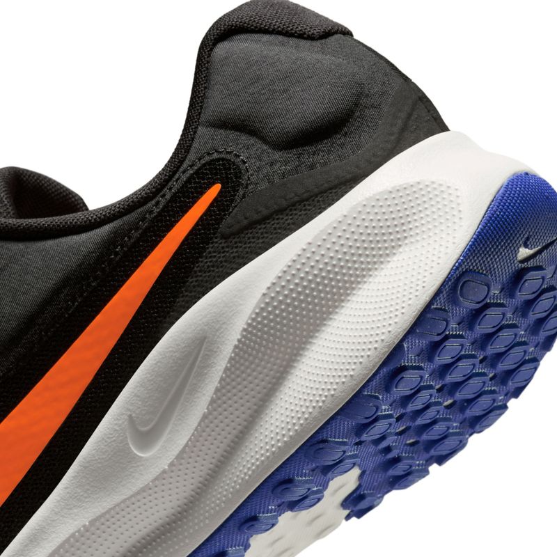 Tenis-nike-para-hombre-Nike-Revolution-7-para-correr-color-negro.-Detalle-2