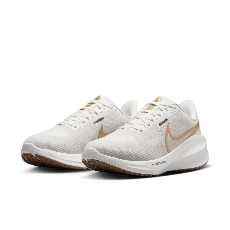 Tenis-nike-para-mujer-W-Nike-Vomero-17-para-correr-color-blanco.-Par-Alineados