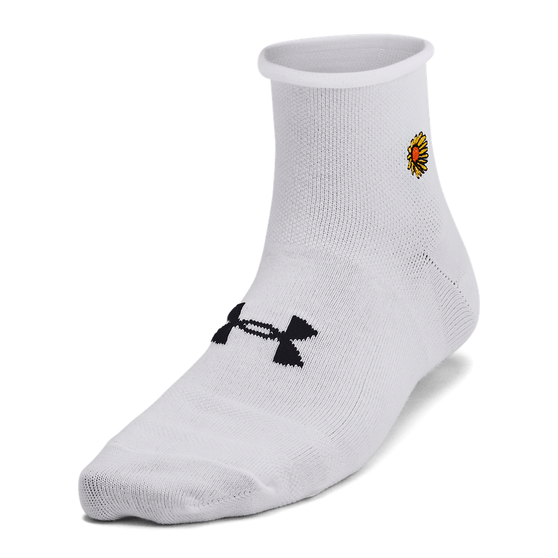 Medias-under-armour-para-mujer-Ua-W-Essential-Nov-3Pk-Qtr-para-entrenamiento-color-blanco.-Frente-Sin-Modelo