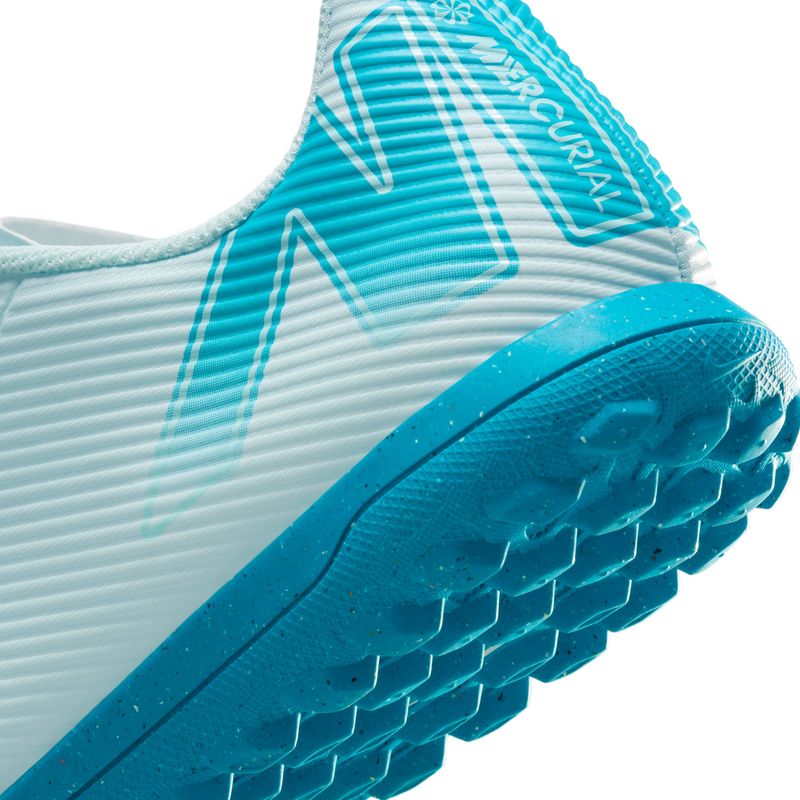 Guayos-nike-para-hombre-Vapor-16-Club-Tf-para-futbol-color-azul.-Detalle-2