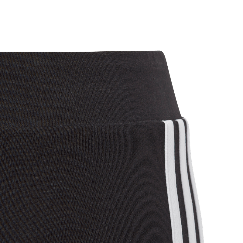 Licra-adidas-para-niño-G-3S-Sh-Tig-para-moda-color-negro.-Reverso-Sobre-Modelo