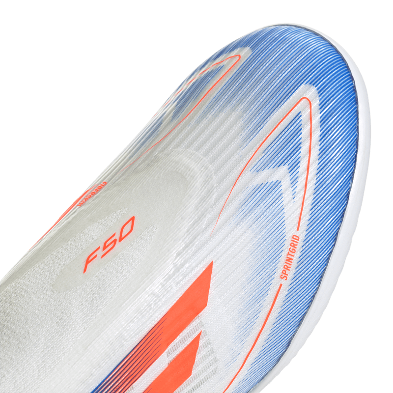 Guayos-adidas-para-hombre-F50-League-Ll-Tf-para-futbol-color-blanco.-Detalle-1