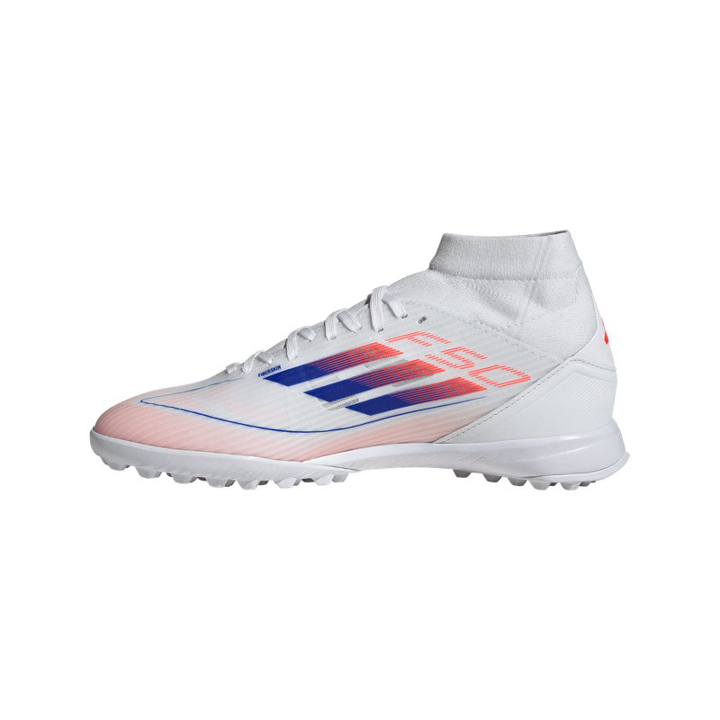 Guayos-adidas-para-mujer-F50-League-Mid-Tf-W-para-futbol-color-blanco.-Lateral-Interna-Izquierda