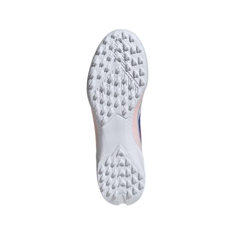 Guayos-adidas-para-mujer-F50-League-Mid-Tf-W-para-futbol-color-blanco.-Suela
