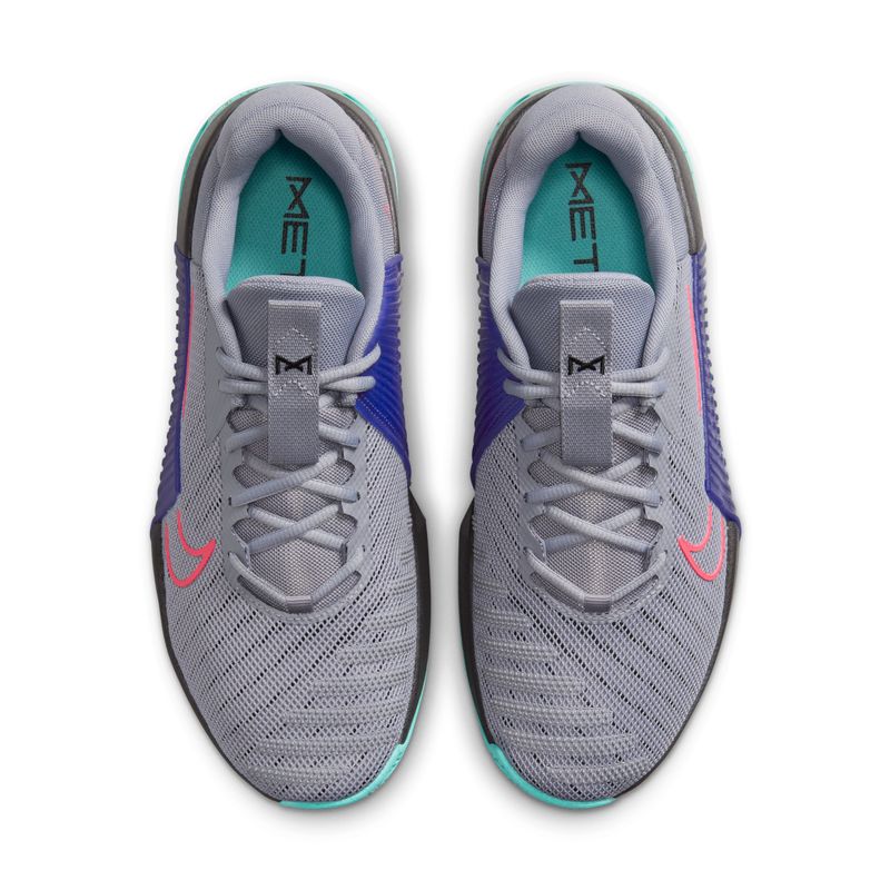 Tenis-nike-para-hombre-M-Nike-Metcon-9-para-entrenamiento-color-gris.-Capellada