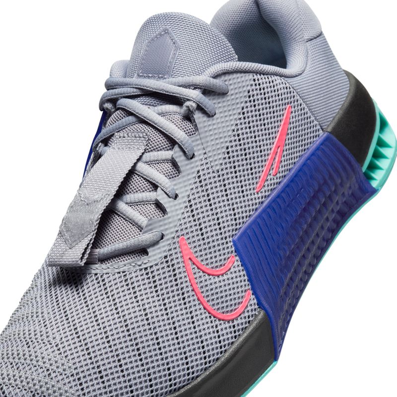 Tenis-nike-para-hombre-M-Nike-Metcon-9-para-entrenamiento-color-gris.-Detalle-1