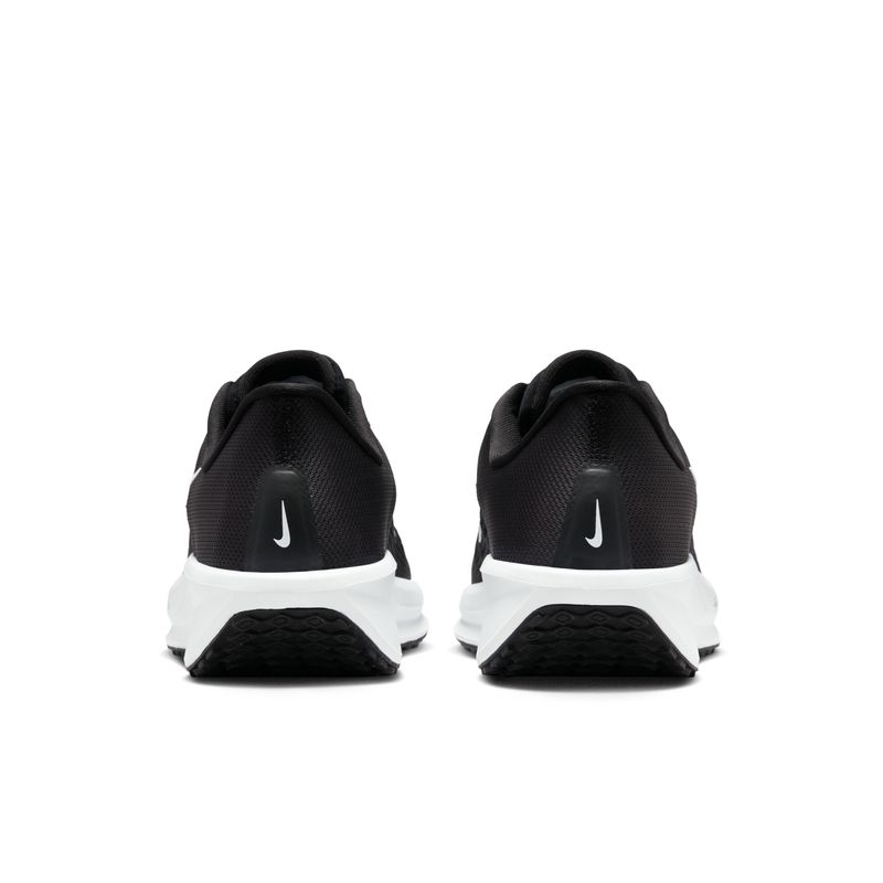 Tenis-nike-para-mujer-Wmns-Nike-Quest-6-para-correr-color-negro.-Talon