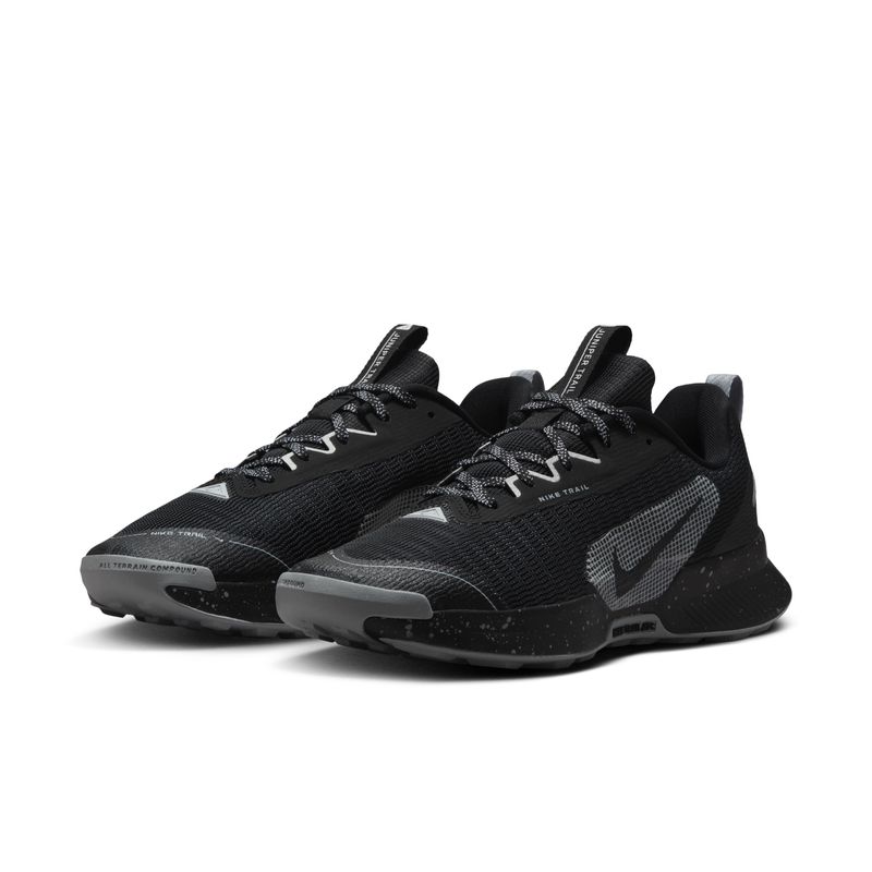 Tenis-nike-para-mujer-W-Nike-Juniper-Trail-3-para-correr-color-negro.-Par-Alineados