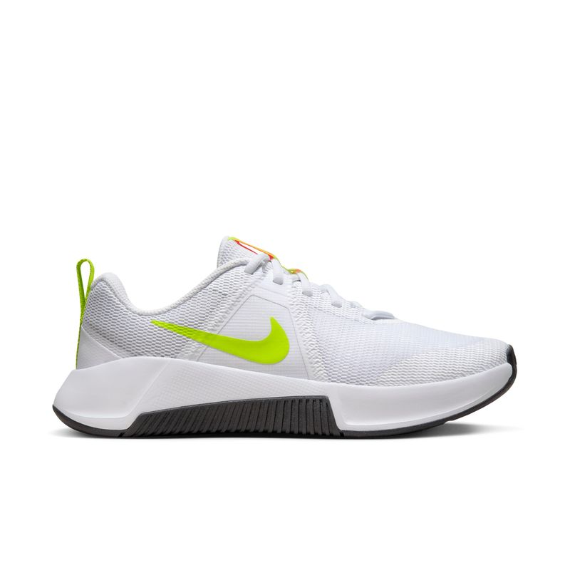 Tenis-nike-para-mujer-W-Nike-Mc-Trainer-3-para-entrenamiento-color-blanco.-Lateral-Externa-Derecha