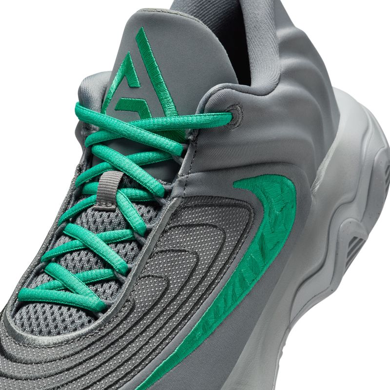 Tenis-nike-para-hombre-Giannis-Immortality-4-para-baloncesto-color-gris.-Detalle-1