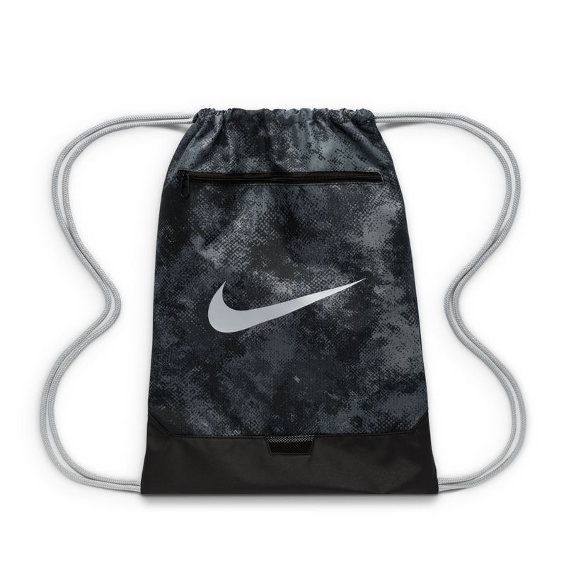 Gym-Sack-nike-para-hombre-Nk-Brsla-Drwstg-9.5-Camo-Aop-para-entrenamiento-color-negro.-Frente-Sin-Modelo
