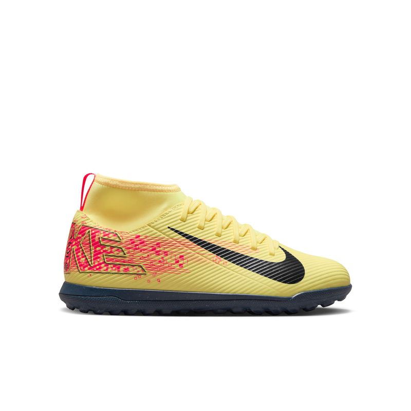 Guayos-nike-para-niño-Jr-Superfly-10-Club-Km-Tf-para-futbol-color-naranja.-Lateral-Externa-Derecha
