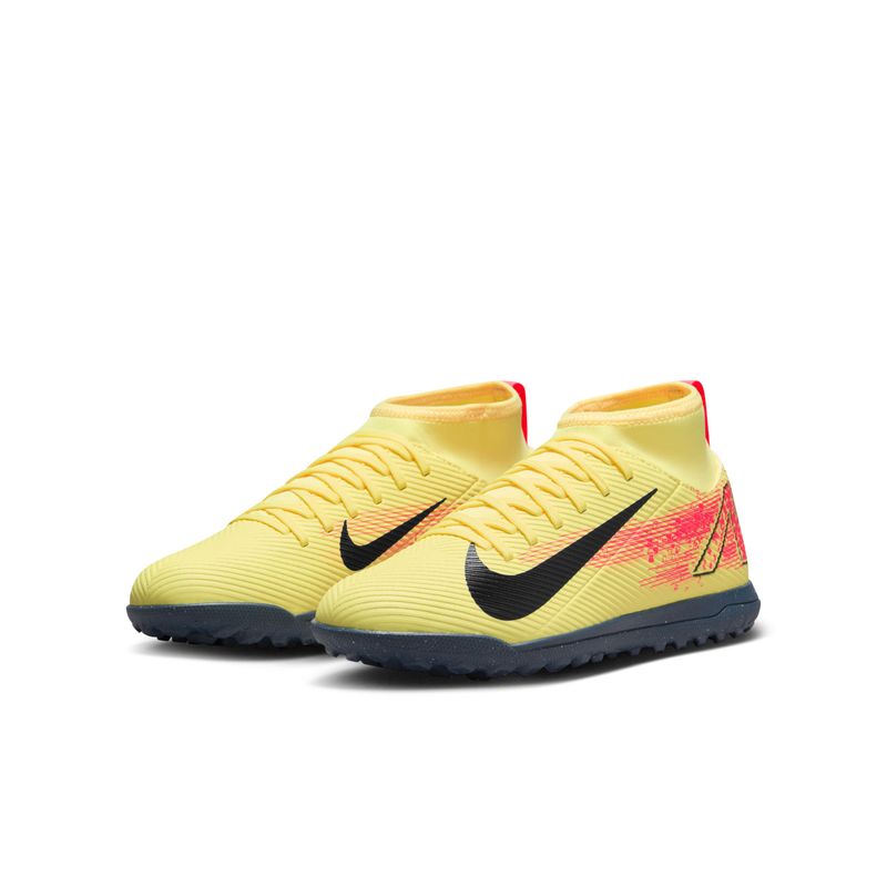 Guayos-nike-para-niño-Jr-Superfly-10-Club-Km-Tf-para-futbol-color-naranja.-Par-Alineados