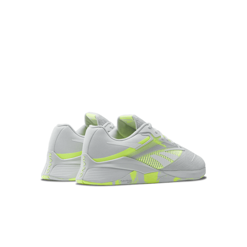 Tenis-reebok-para-hombre-Nano-X4-para-entrenamiento-color-gris.-Capellada