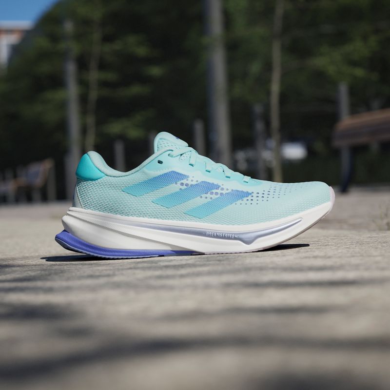 Tenis-adidas-para-mujer-Supernova-Rise-W-para-correr-color-verde.-Mktg-Vista-29