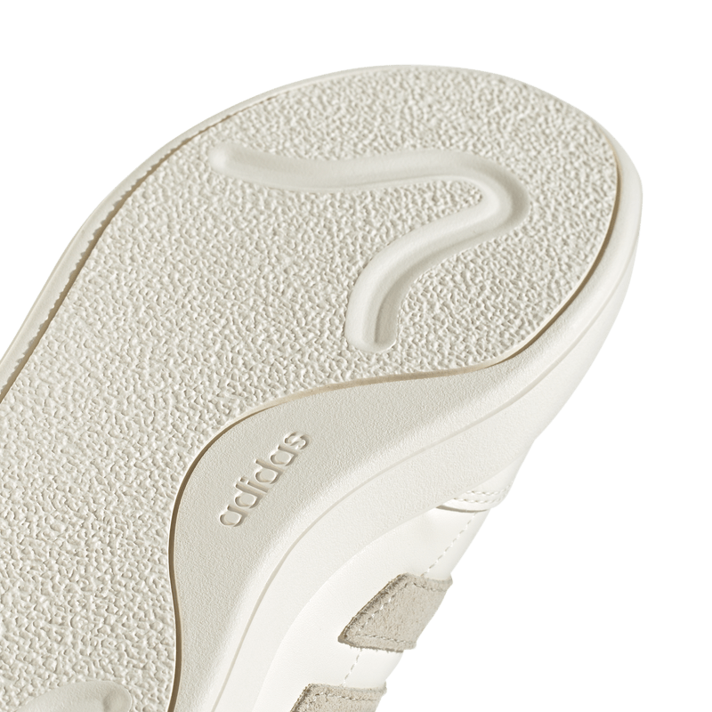 Tenis-adidas-para-hombre-Courtblock-para-moda-color-blanco.-Detalle-1
