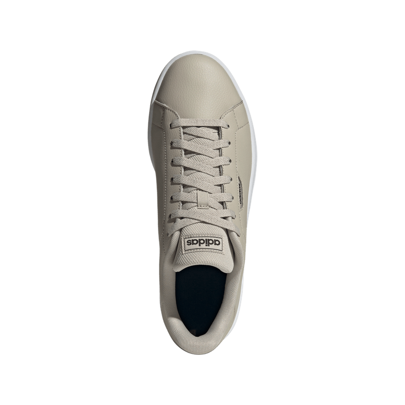 Tenis-adidas-para-hombre-Urban-Court-para-moda-color-beige.-Capellada