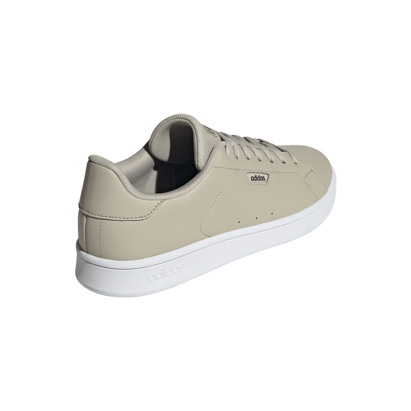 Tenis-adidas-para-hombre-Urban-Court-para-moda-color-beige.-Talon