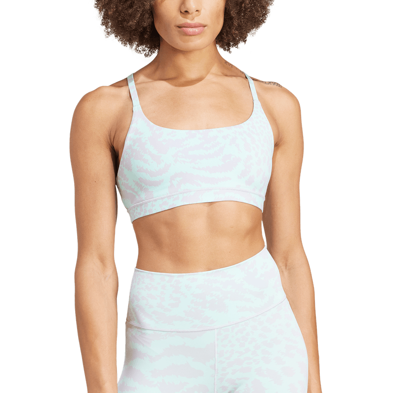 Top-adidas-para-mujer-All-Me-Ls-Aop-B-para-entrenamiento-color-azul.-Zoom-Frontal-Sobre-Modelo