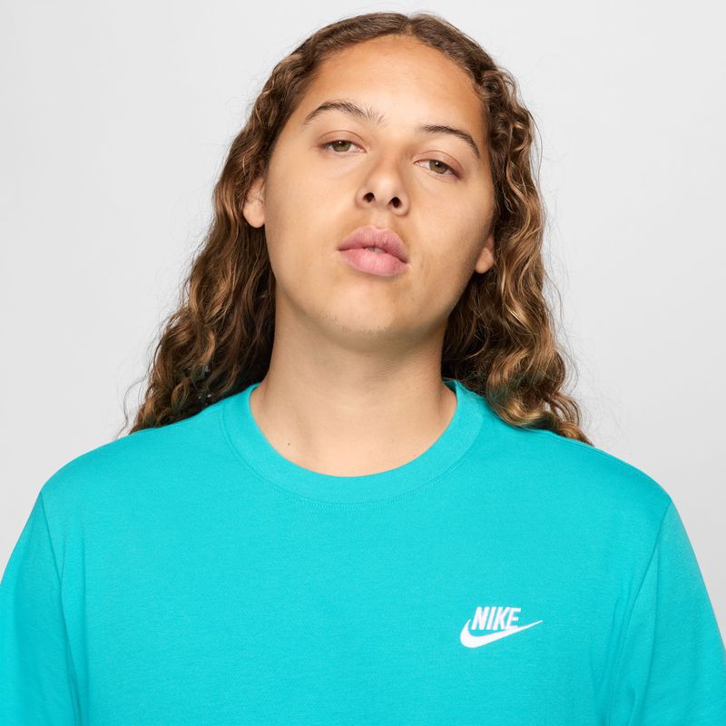 Camiseta-Manga-Corta-nike-para-hombre-M-Nsw-Club-Tee-para-moda-color-verde.-Detalle-5-