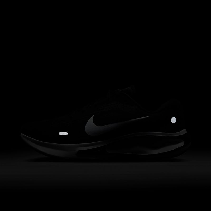 Tenis-nike-para-hombre-Nike-Journey-Run-para-correr-color-negro.-Reflectores-Laterales