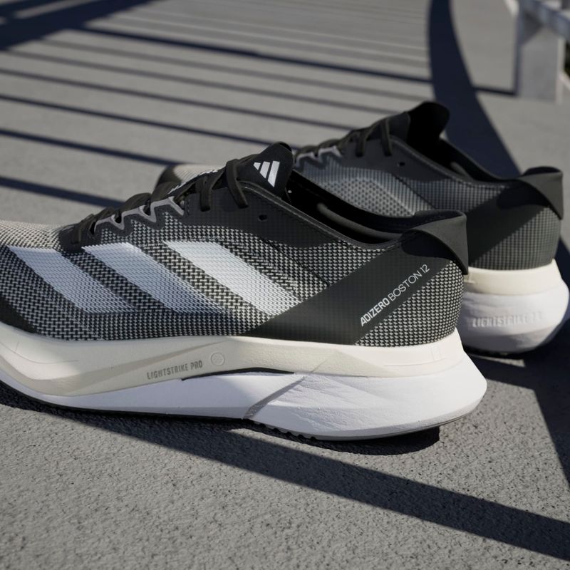 Tenis-adidas-para-mujer-Adizero-Boston-12-W-para-correr-color-negro.-Mktg-Vista-9