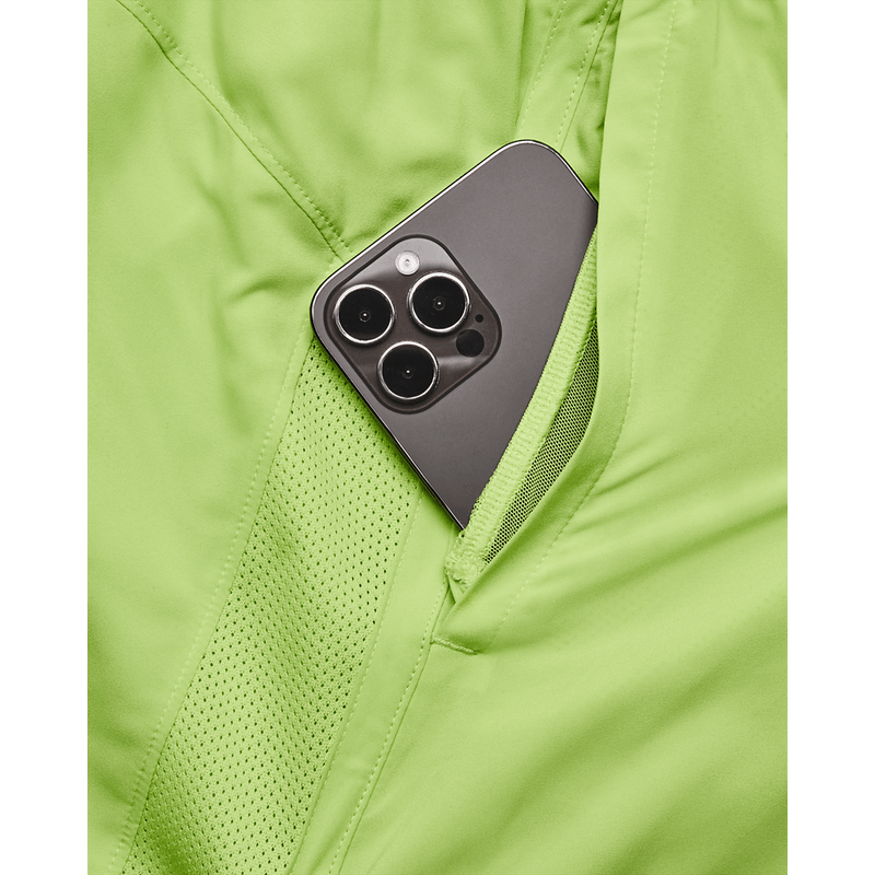 Pantaloneta-under-armour-para-hombre-Ua-Launch-Shorts-5In-para-correr-color-verde.-Material