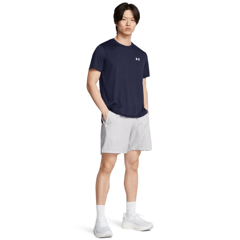 Pantaloneta-under-armour-para-hombre-Ua-Launch-Shorts-7In-para-correr-color-gris.-Outfit-Completo