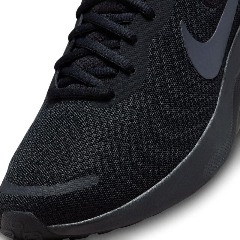 Tenis-nike-para-hombre-Nike-Revolution-7-para-correr-color-negro.-Detalle-1