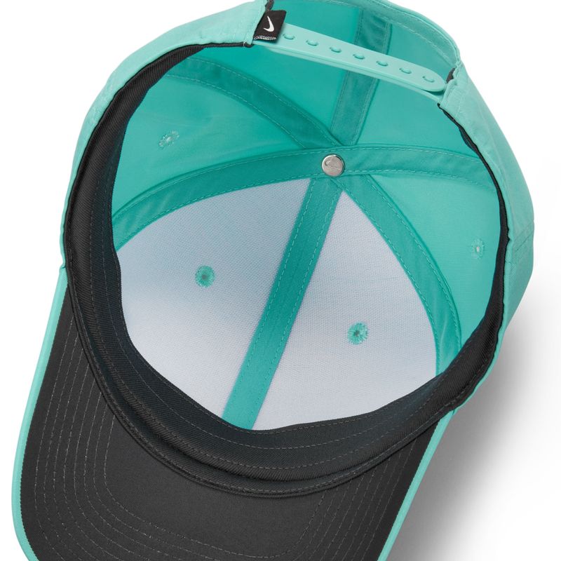 Gorra-nike-para-hombre-U-Nk-Df-Rise-Cap-S-Cb-Snbk-P-para-entrenamiento-color-verde.-Reverso-Sobre-Modelo