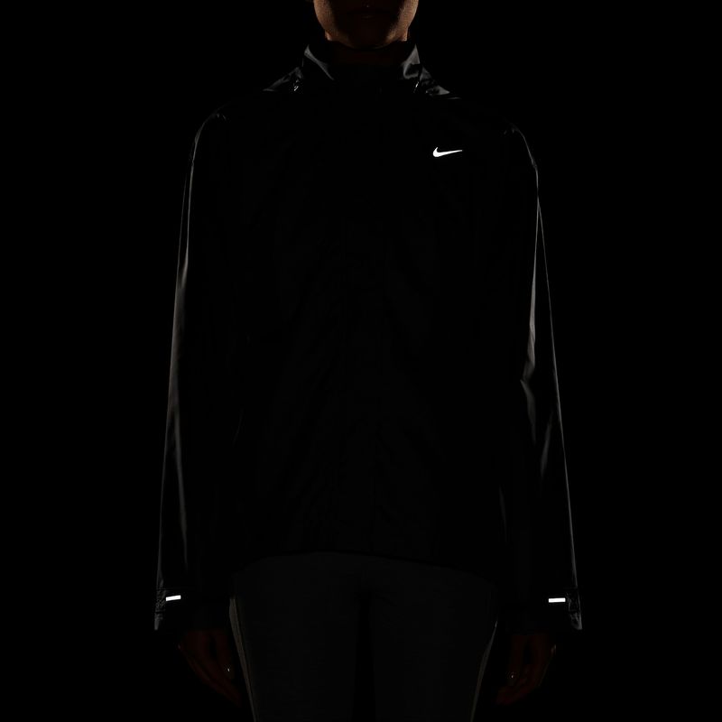 Chaqueta-nike-para-mujer-W-Nk-Fast-Repel-Jacket-para-correr-color-negro.-Detalle-6