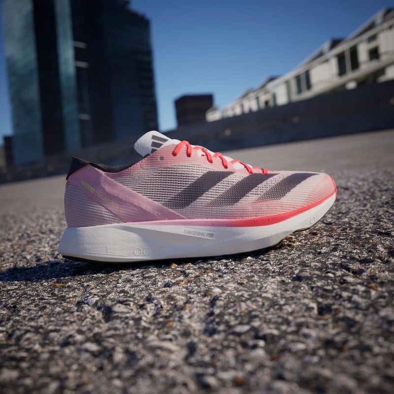 Tenis-adidas-para-mujer-Adizero-Takumi-Sen-para-correr-color-rosado.-Mktg-Vista-14