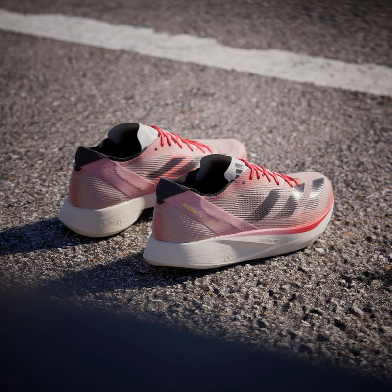 Tenis-adidas-para-mujer-Adizero-Takumi-Sen-para-correr-color-rosado.-Mktg-Vista-26
