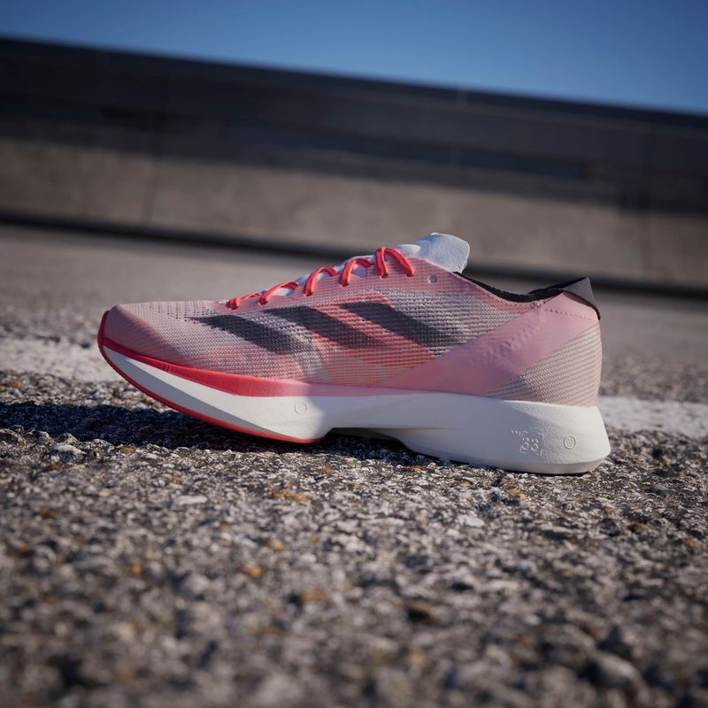 Tenis-adidas-para-mujer-Adizero-Takumi-Sen-para-correr-color-rosado.-Mktg-Vista-31