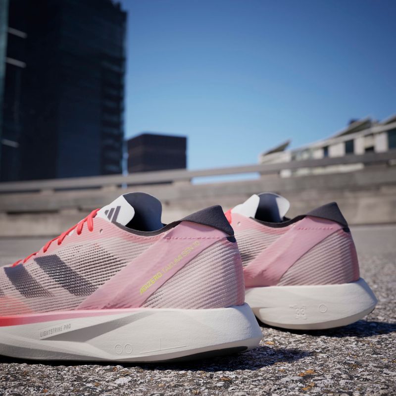 Tenis-adidas-para-mujer-Adizero-Takumi-Sen-para-correr-color-rosado.-Mktg-Vista-43