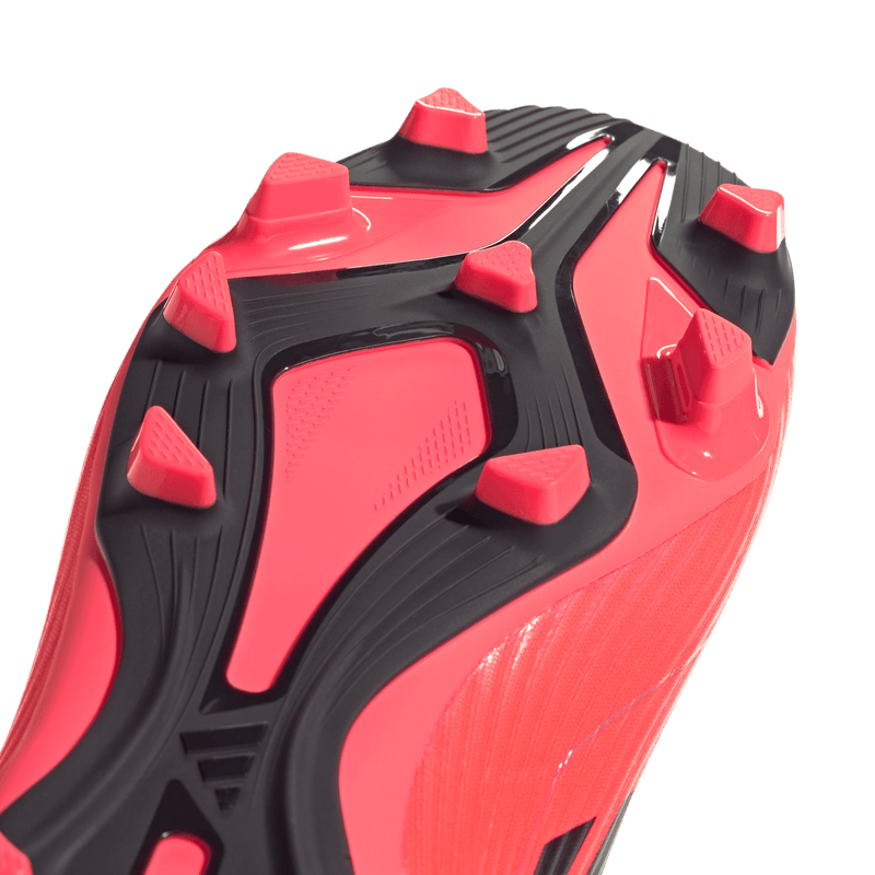 Guayos-adidas-para-hombre-F50-Club-Fxg-para-futbol-color-rosado.-Detalle-2