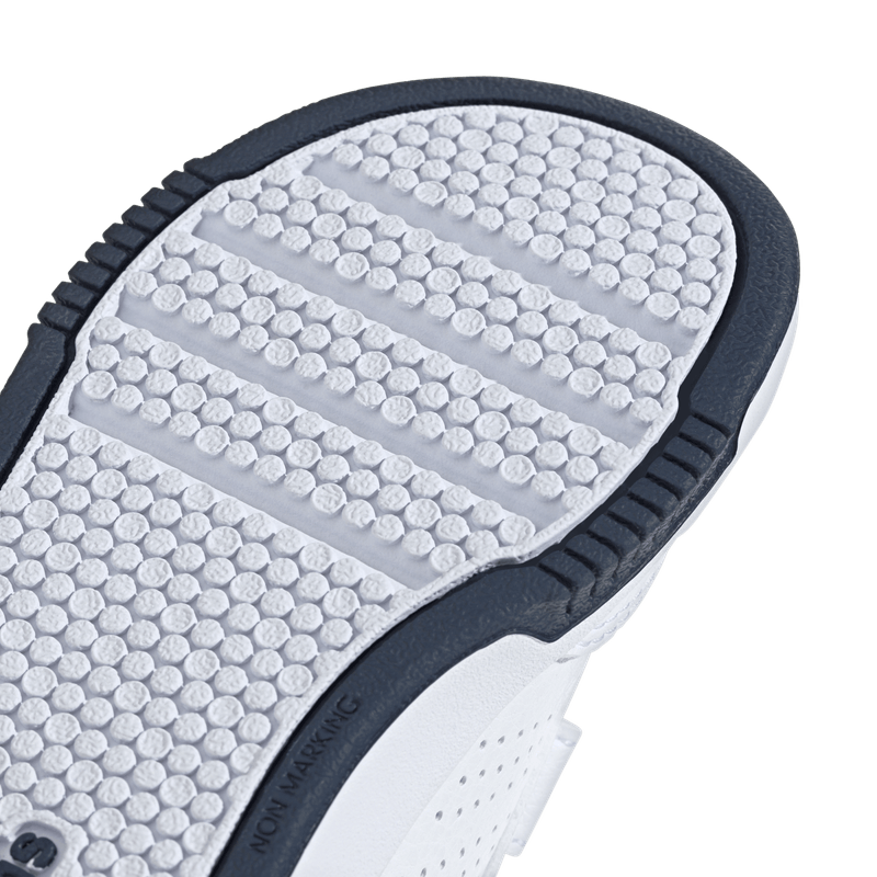 Tenis-adidas-para-niño-Tensaur-Sport-2.0-C-para-correr-color-blanco.-Detalle-2
