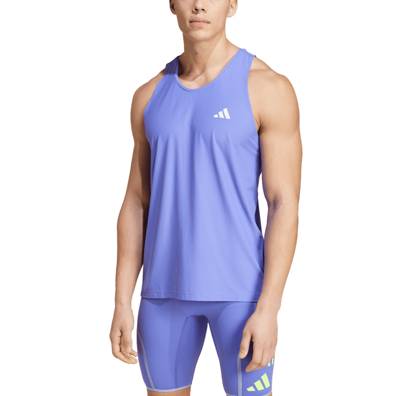Camiseta-Manga-Sisa-adidas-para-hombre-Otr-B-Tank-para-correr-color-azul.-Zoom-Frontal-Sobre-Modelo