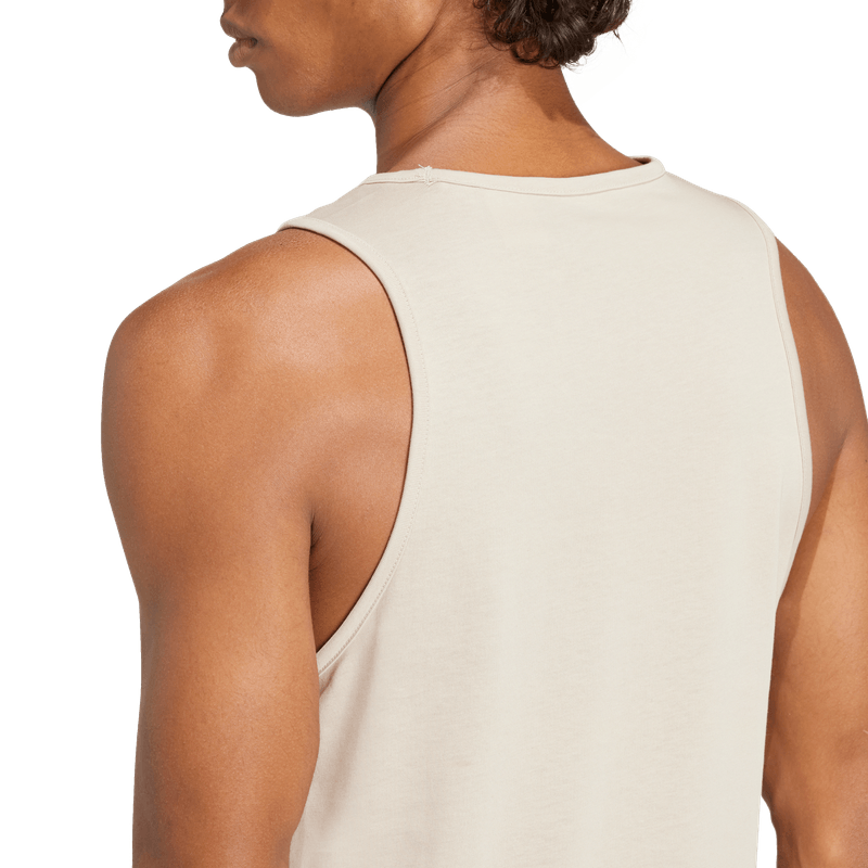 Camiseta-Manga-Sisa-adidas-para-hombre-M-Tr-Cat-G-Tk-para-entrenamiento-color-beige.-Detalle-2