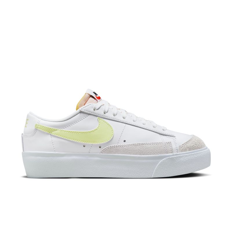 Tenis-nike-para-mujer-W-Blazer-Low-Platform-para-moda-color-blanco.-Lateral-Externa-Derecha