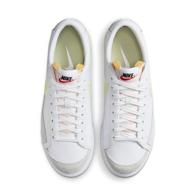 Tenis-nike-para-mujer-W-Blazer-Low-Platform-para-moda-color-blanco.-Capellada