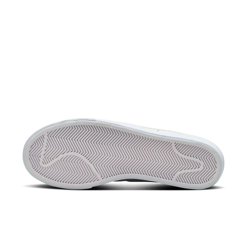 Tenis-nike-para-mujer-W-Blazer-Low-Platform-para-moda-color-blanco.-Suela