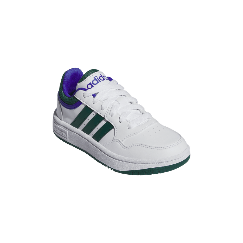 Tenis-adidas-para-niño-Hoops-3.0-K-para-moda-color-blanco.-Par-Alineados