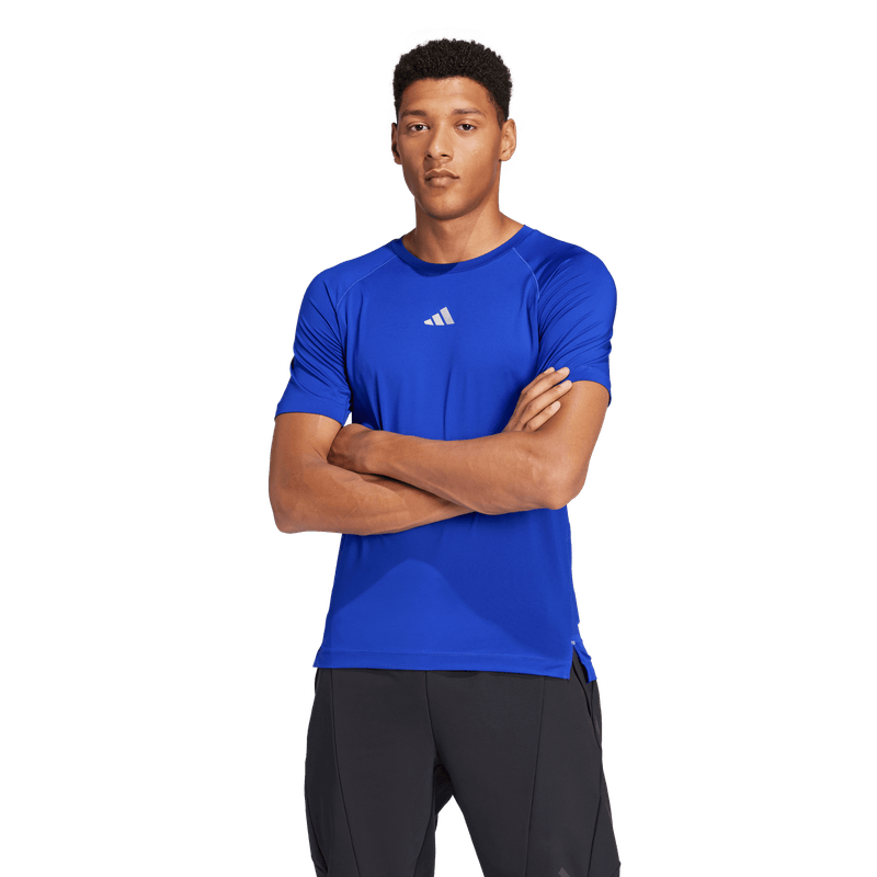 Camiseta-Manga-Corta-adidas-para-hombre-Gym--Tee-para-entrenamiento-color-azul.-Frente-Sobre-Modelo