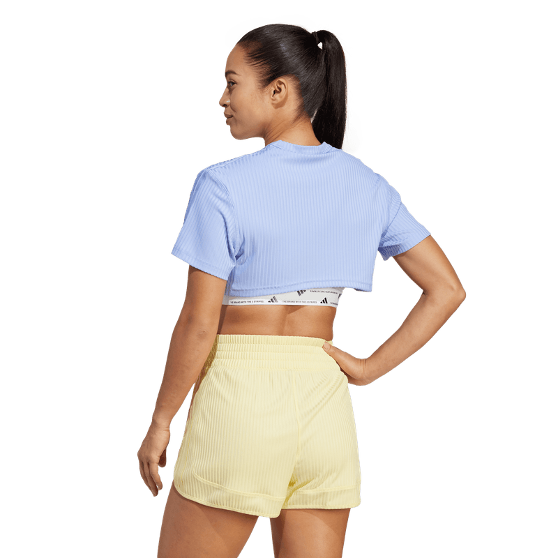 Camiseta-Manga-Corta-adidas-para-mujer-Ag-Rib-3S-Tee-para-entrenamiento-color-azul.-Reverso-Sobre-Modelo
