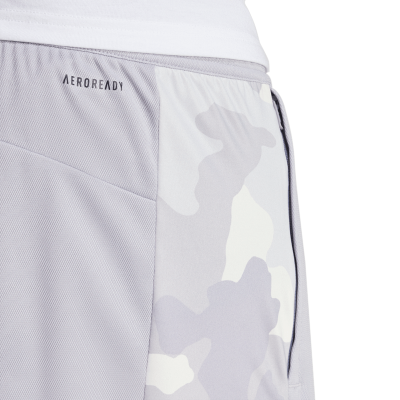 Pantaloneta-adidas-para-hombre-Camo-Short-para-entrenamiento-color-gris.-Detalle-2