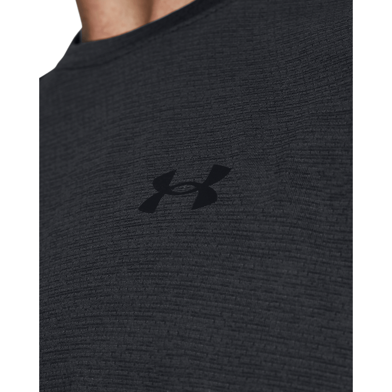 Camiseta-Manga-Sisa-under-armour-para-hombre-Ua-Tech-Vent-Tank-para-entrenamiento-color-negro.-Cuello