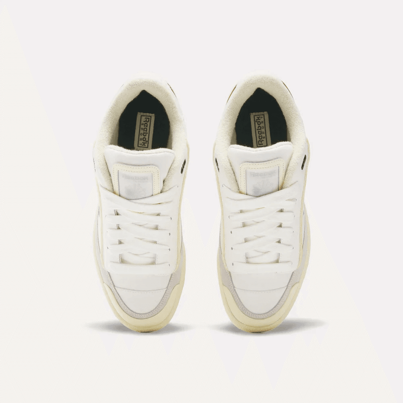 Tenis-reebok-para-hombre-Club-C-Bulc-para-moda-color-blanco.-Capellada