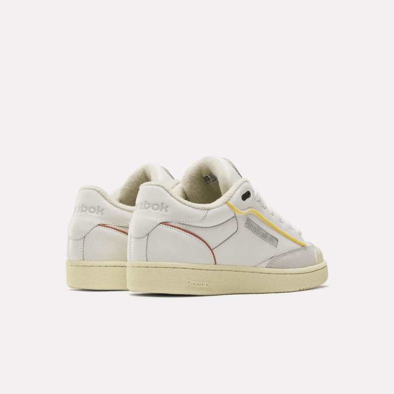 Tenis-reebok-para-hombre-Club-C-Bulc-para-moda-color-blanco.-Talon